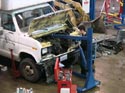 296_Ford_E350_truck_cubevan_V8_engine_removal