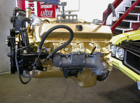 350-ci-Oldsmobile-high-performance-V8-engine